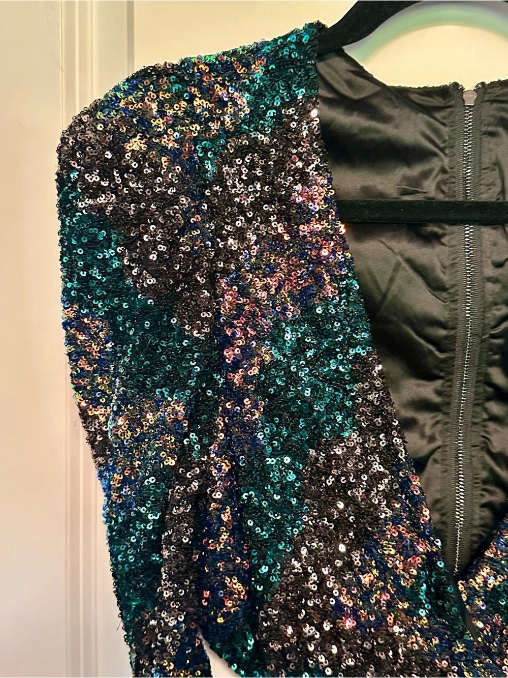 ASTR The Label Jayla Sequin Cutout Midi Cocktail Dress Multicolor M - Picture 5 of 10